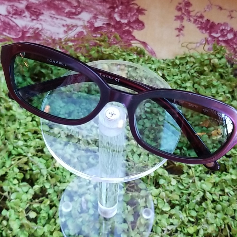 CHANEL Women's Burgundy Sunglasses - Picture 8 of 16